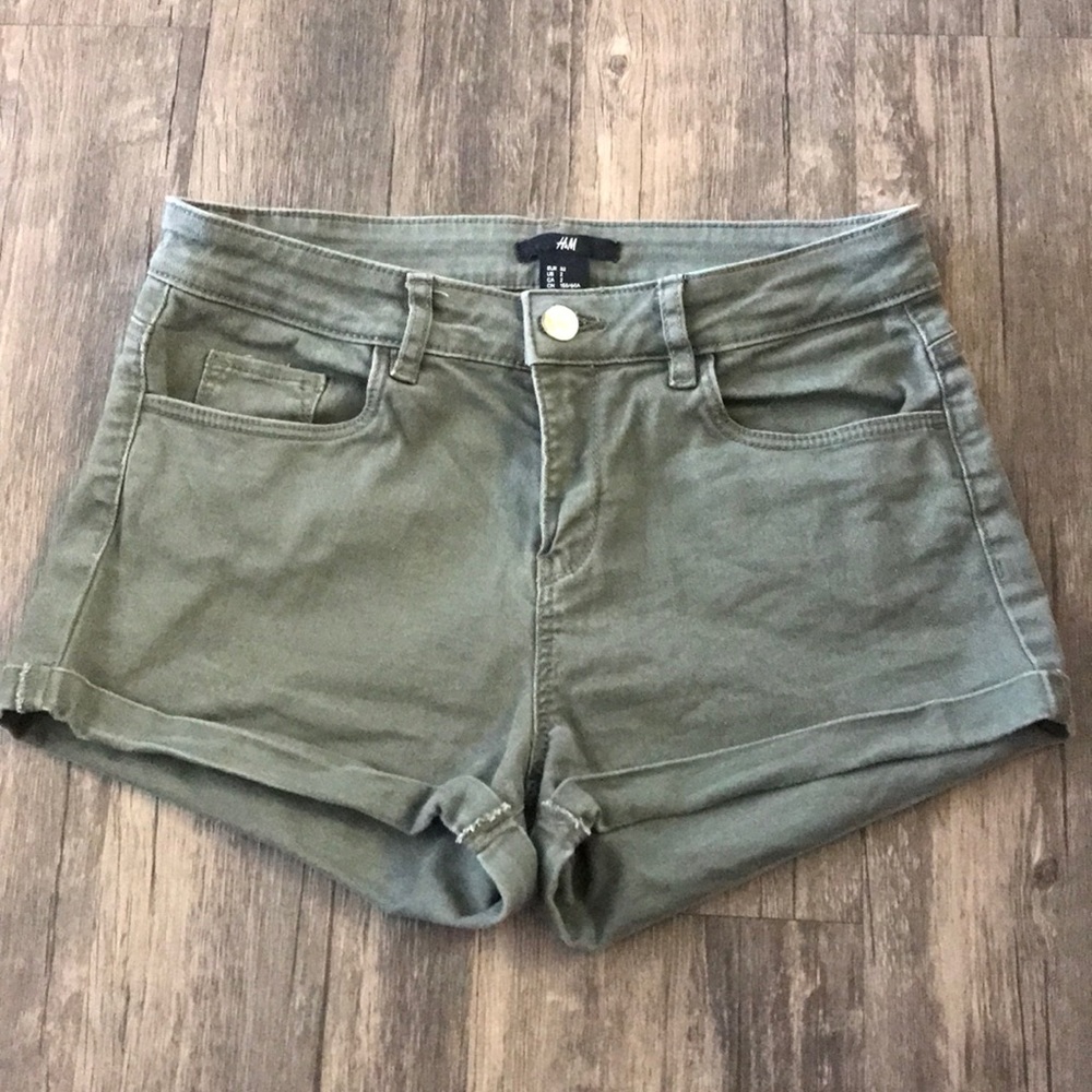 H&M shorts - Picture 1 of 3